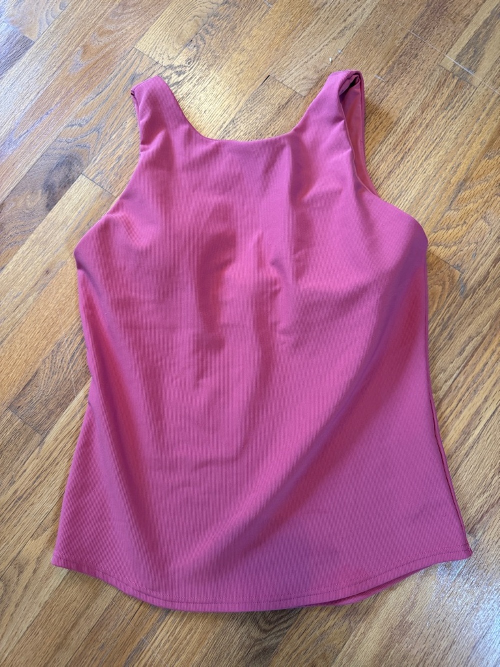 32 Degrees Scoop Neck Tank Top in Raspberry